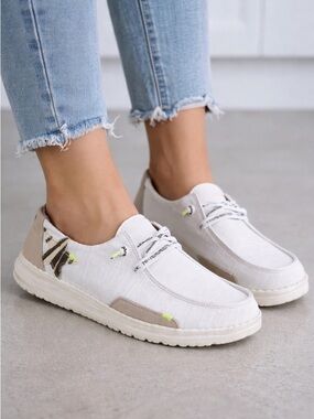 NEW In Box Hey Dude Womens Wendy Star White Size 9 Slip On Walking Comfort Shoes